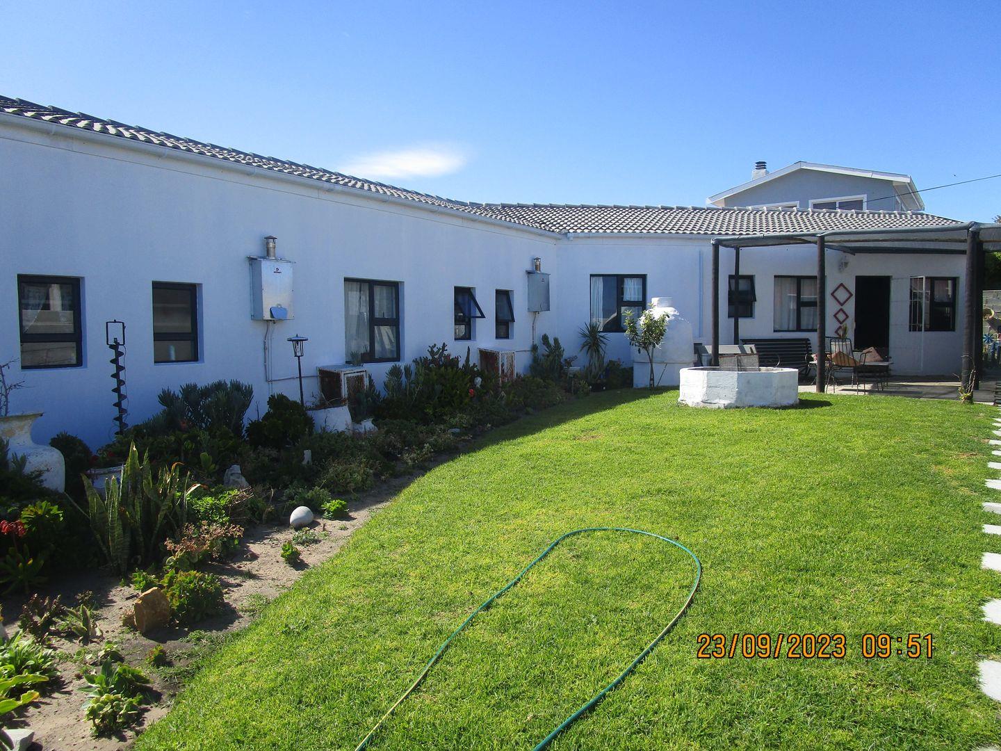 6 Bedroom House for sale in De Kelders 23 Morkel Street P24113361282