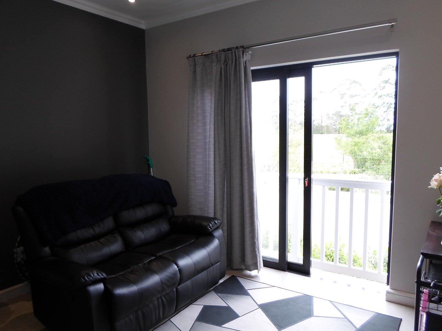1 Bedroom Apartment / flat for sale in Emberton Estate 90 Ashley