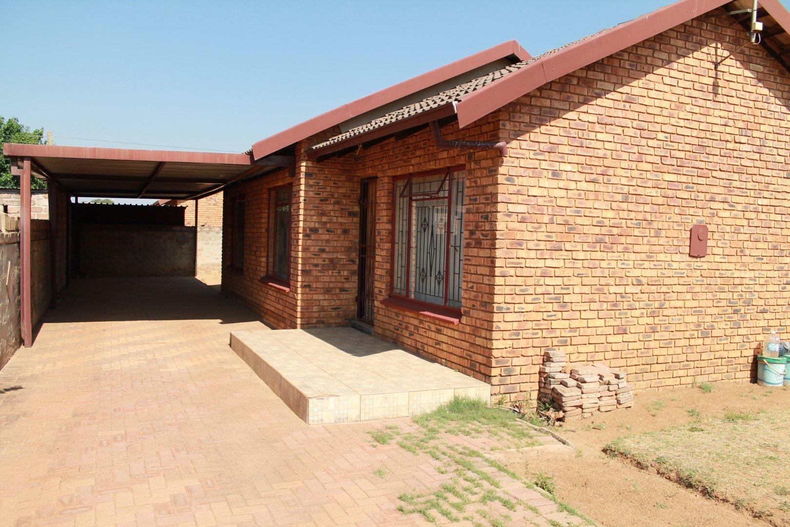 3 Bedroom House for sale in Ekangala P24113361424