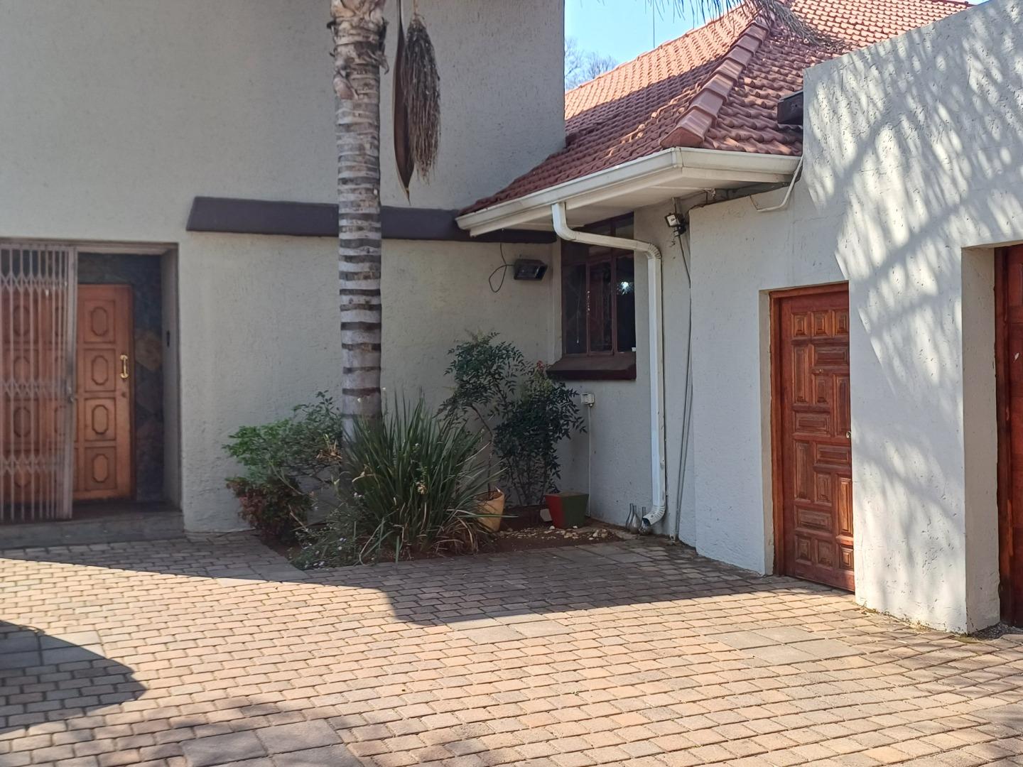 3 Bedroom House for sale in New Redruth P24113362210