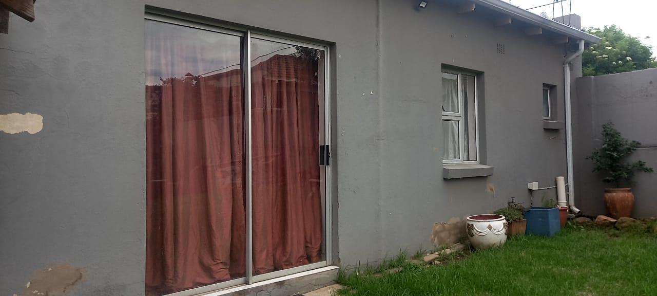 Linmeyer Property Houses to rent in Linmeyer