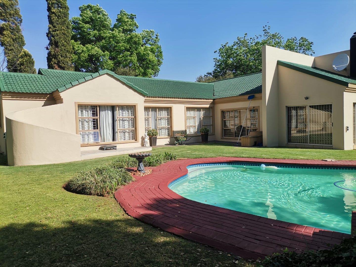 5 Bedroom House for sale in Three Rivers East P24113363833