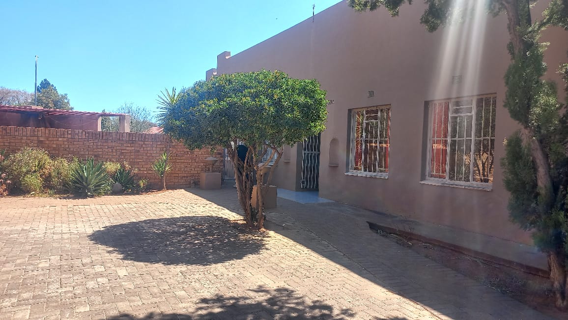 Verwoerdpark, Kimberley Property Houses for sale in Verwoerdpark, Kimberley