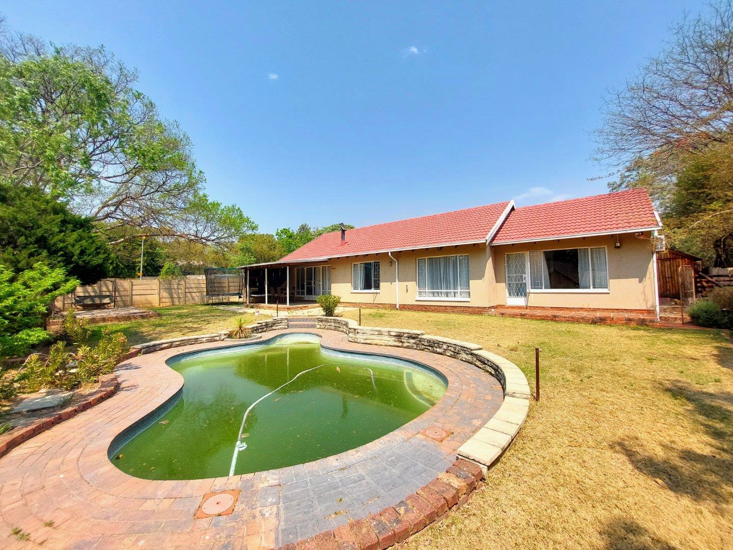 3 Bedroom House for sale in Johannesburg North 13 Victoria Street