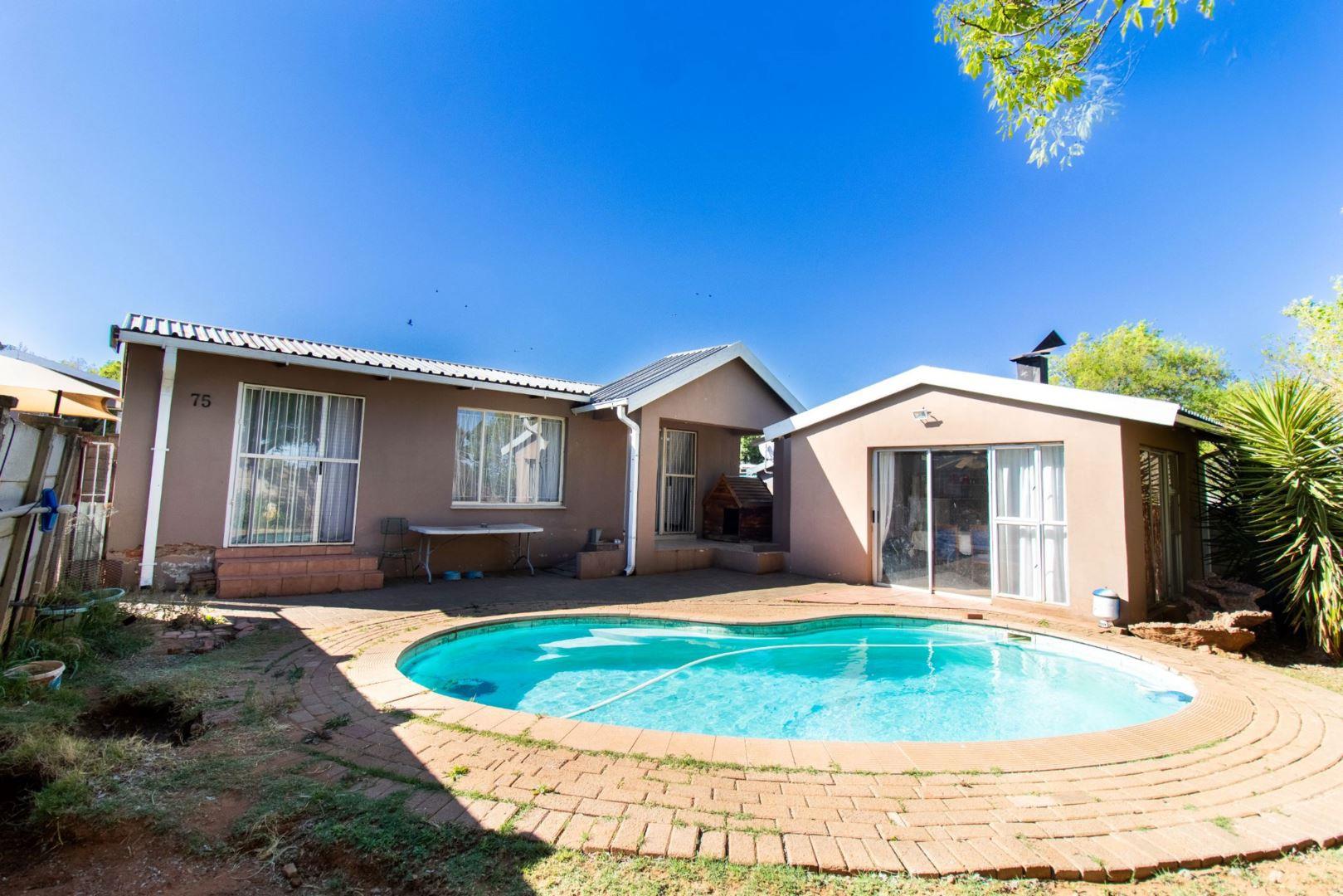 Uitsig, Bloemfontein Property Property and houses for sale in Uitsig, Bloemfontein