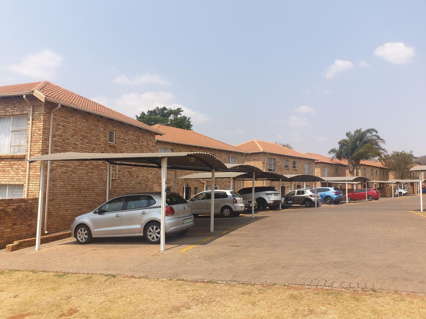 2 Bedroom Townhouse for sale in Little Falls P24113366554