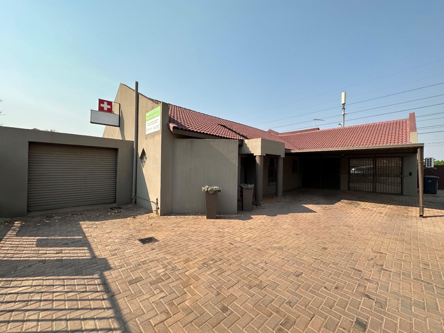 3 Bedroom House for sale in Moreleta Park 9x6 Jacques Street P24113368273