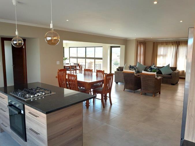 4 Bedroom House for Sale in Plettenberg Bay Central