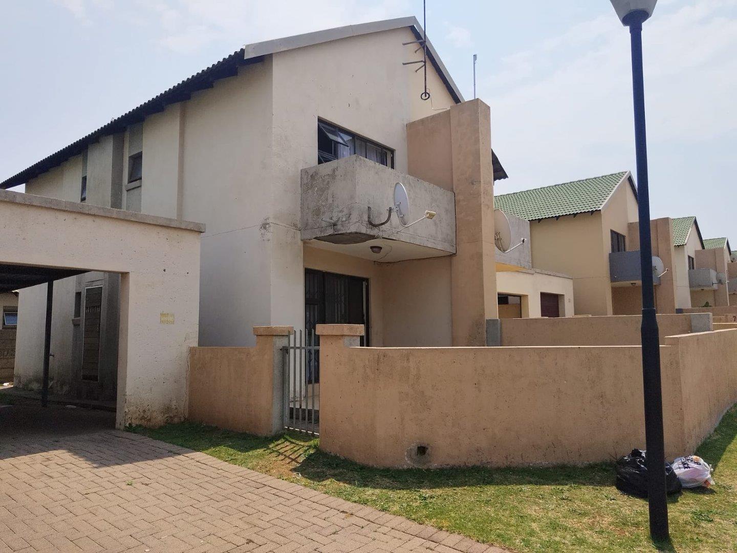 2 Bedroom Townhouse for sale in Dixon AH P24113371653