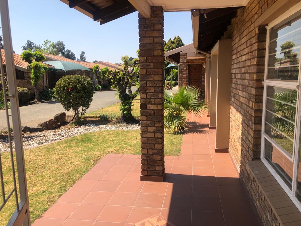 Brackendowns Property Townhouses to rent in Brackendowns