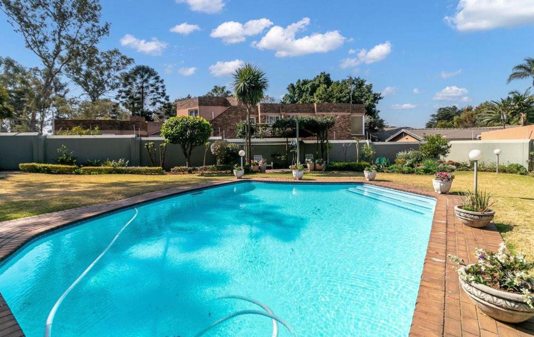 5 Bedroom House for sale in Senderwood P24113373813