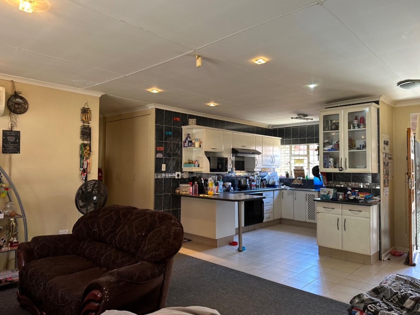 3 Bedroom Townhouse for sale in Acaciaville P24113374878