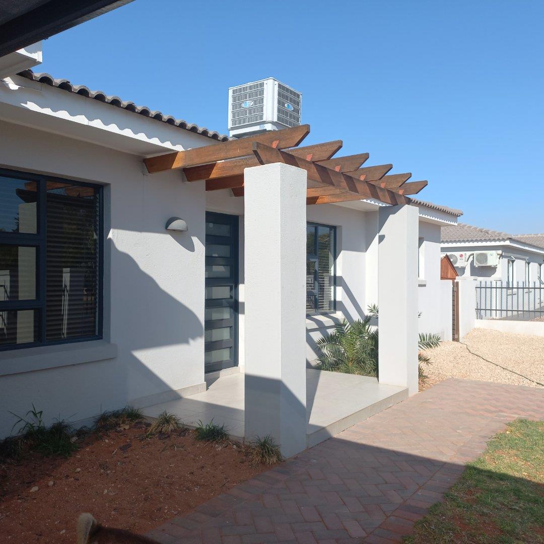 3 Bedroom House for sale in Blydeville P24113375940