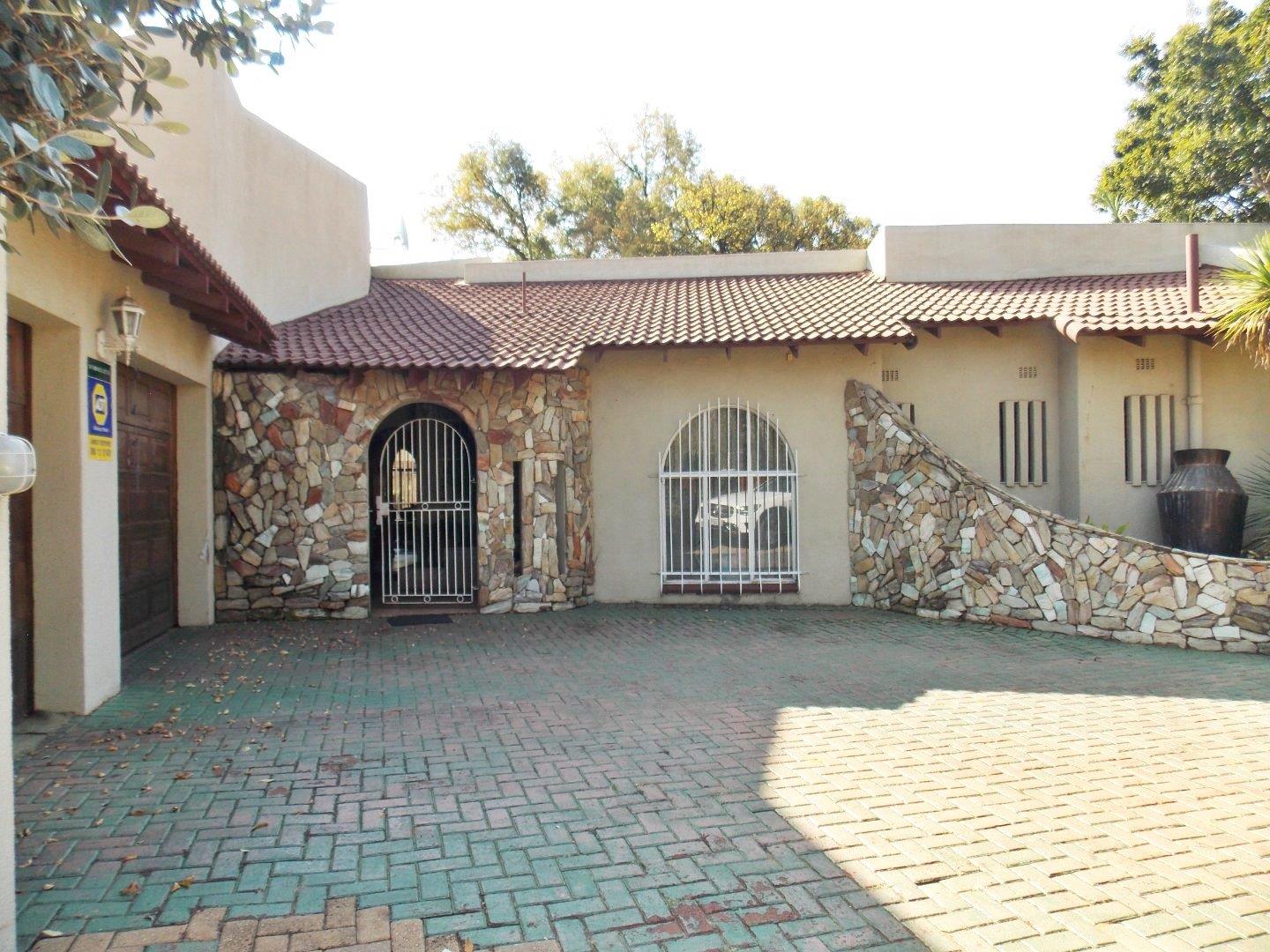 4 Bedroom House for sale in Duncanville P24113376310