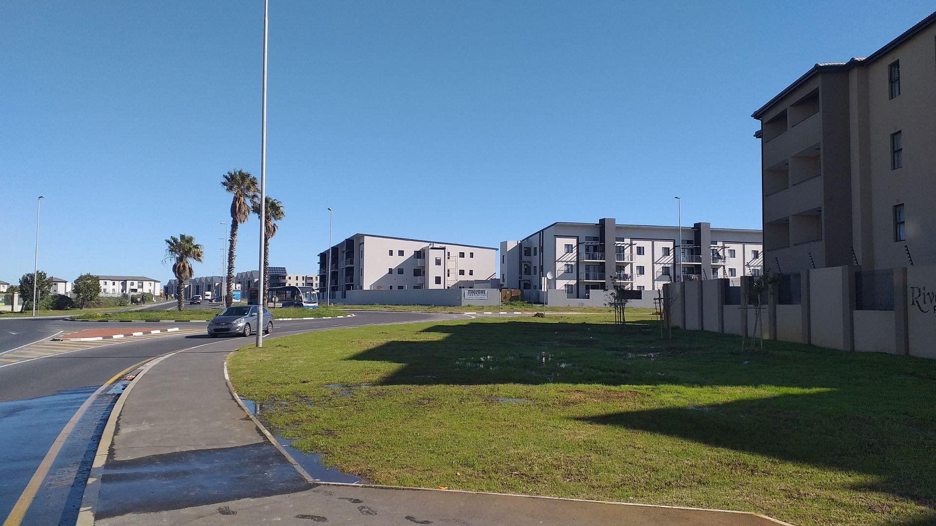 3 Bedroom Apartment / flat for sale in Parklands East Greenfields