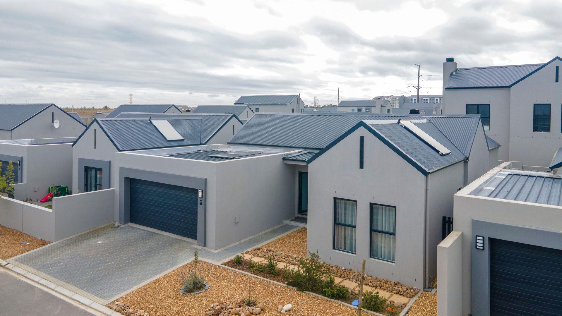 3 Bedroom House for sale in Aan de Wijnlanden P24113377390