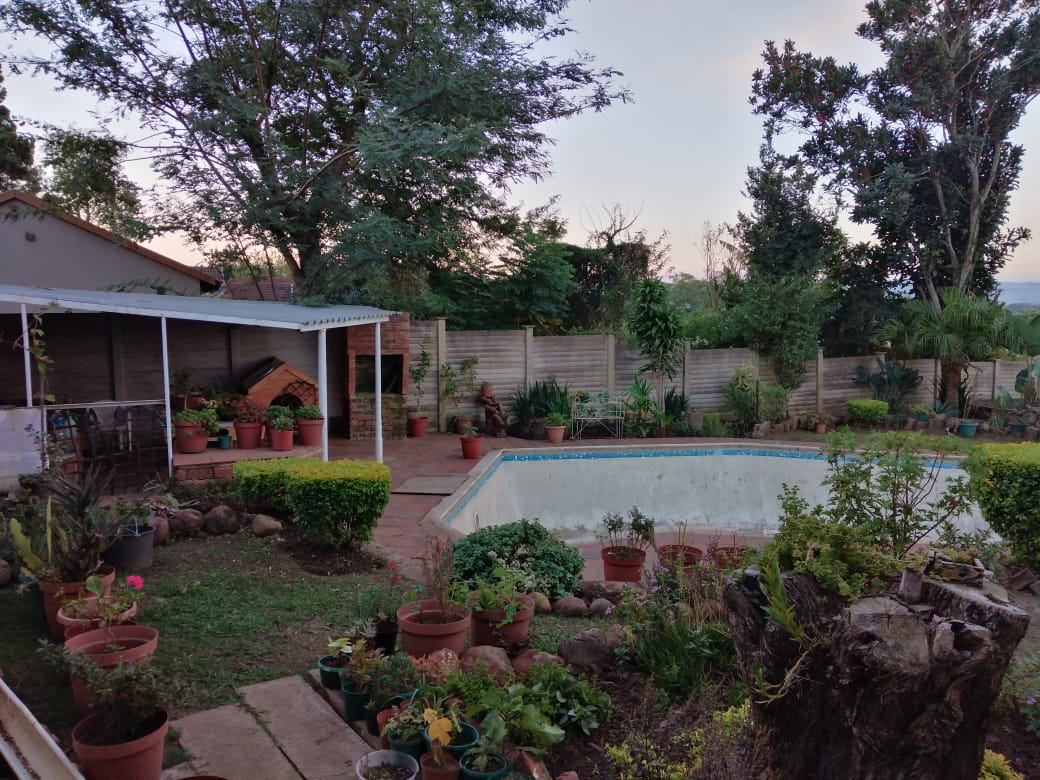 5 Bedroom House for sale in Bisley 74 Thornhurst Drive P24113377693