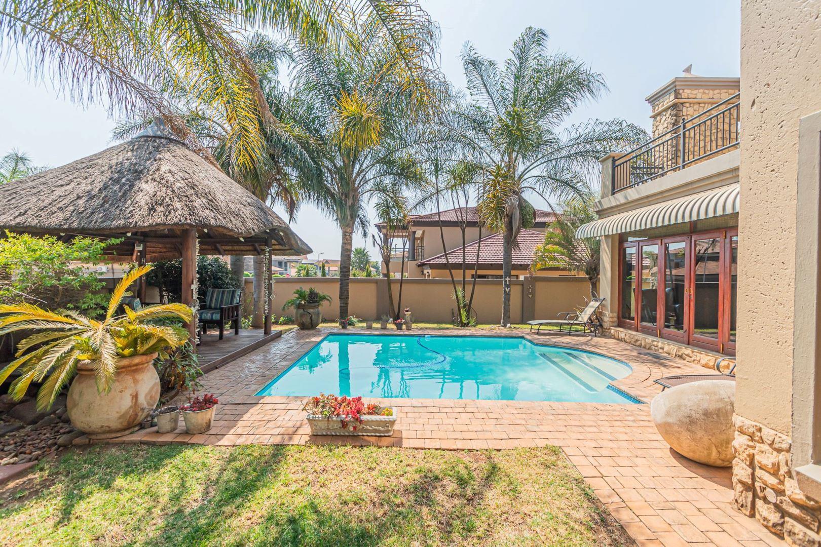 3 Bedroom House for sale in Willow Acres P24113377991