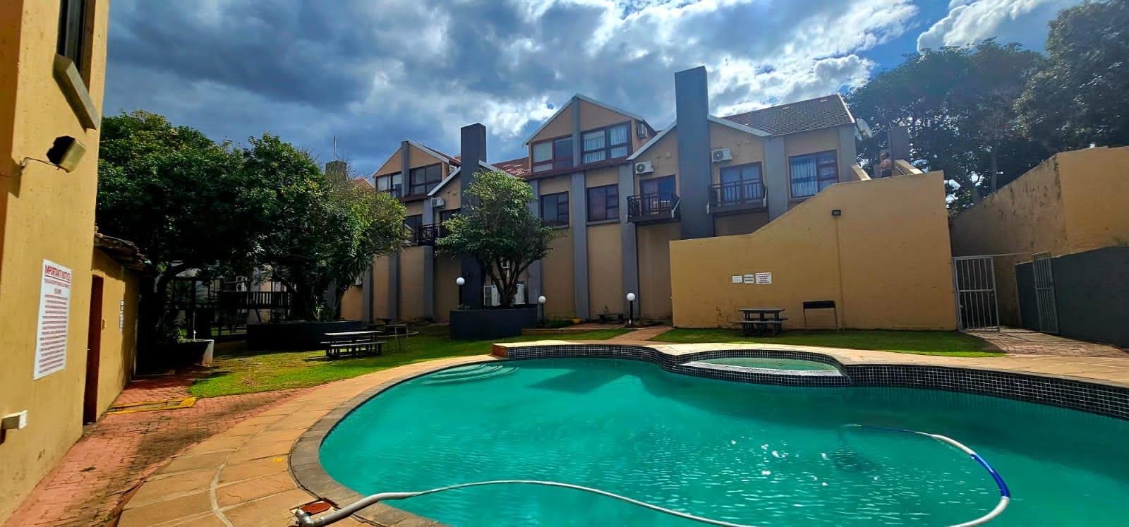 2 Bedroom Apartment / flat for sale in Pennington P24113378497