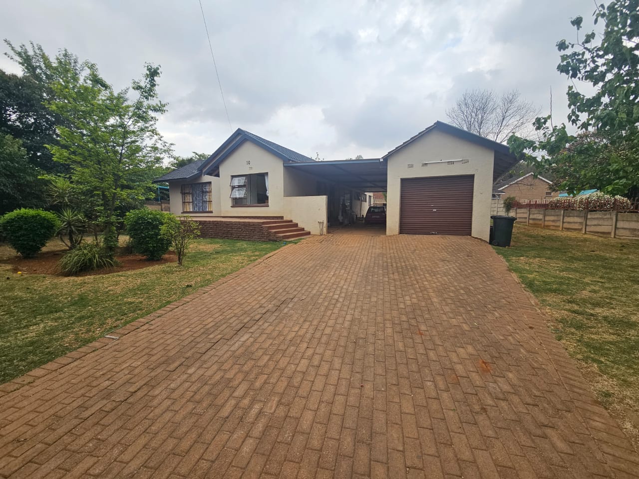 4 Bedroom House for sale in Greenhills P24113379848