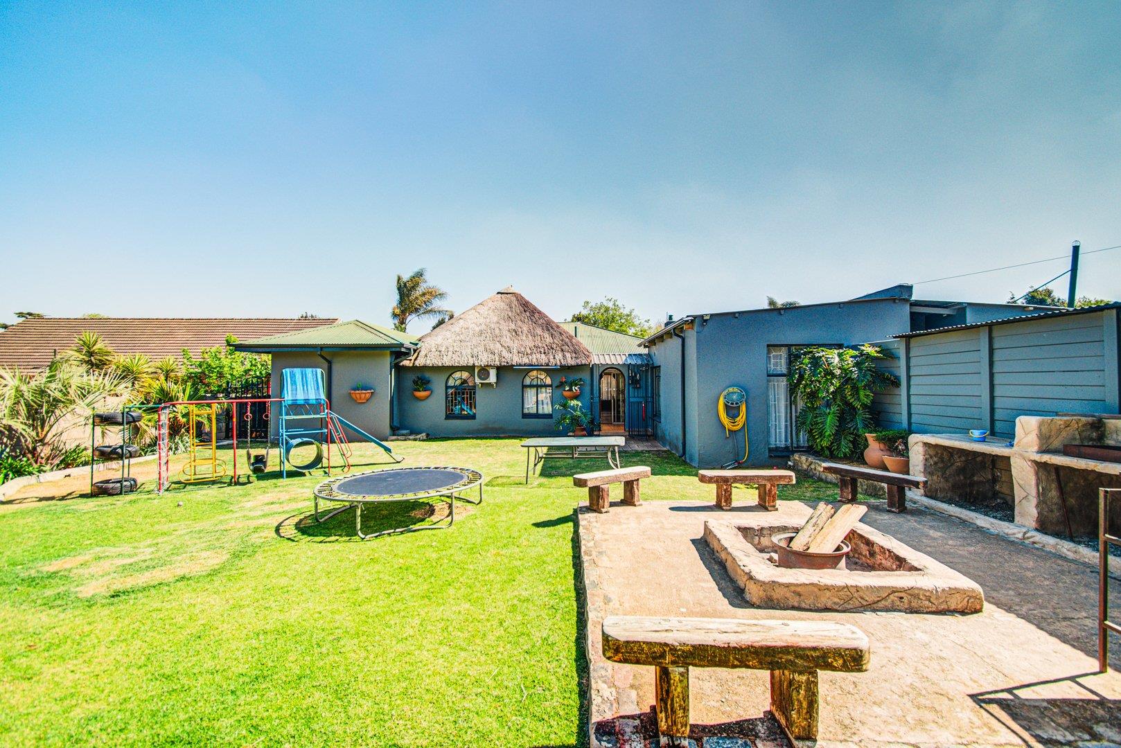 4 Bedroom House for sale in Kempton Park Ext 2 10 Friedman Street