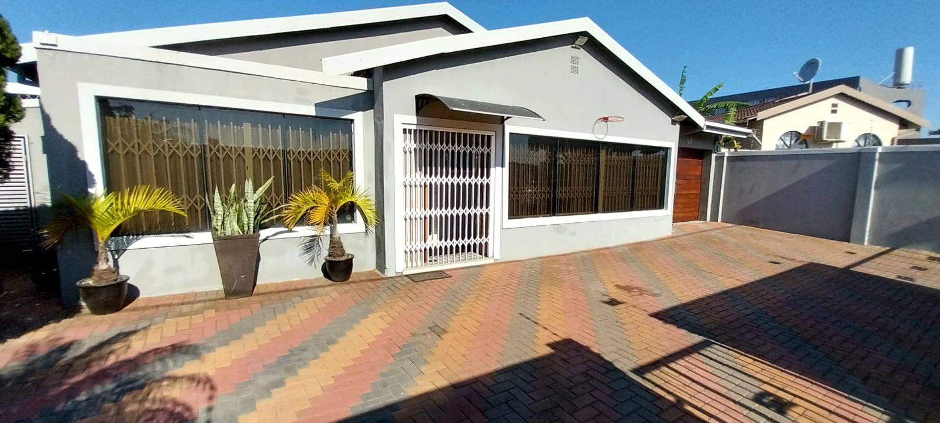 3 Bedroom House for sale in Overport P24113381726