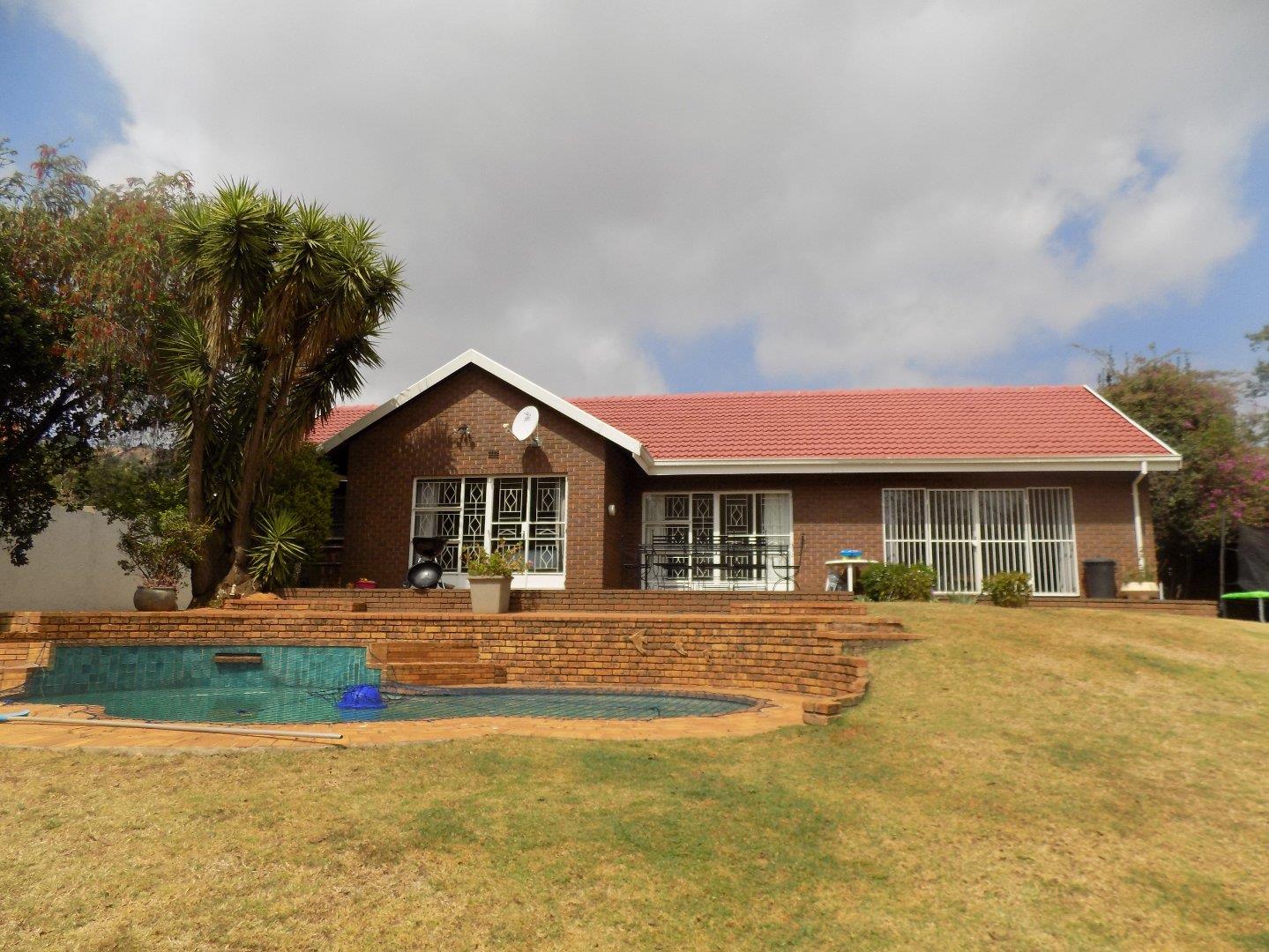 Constantia Kloof, Roodepoort Property Property and houses to rent in