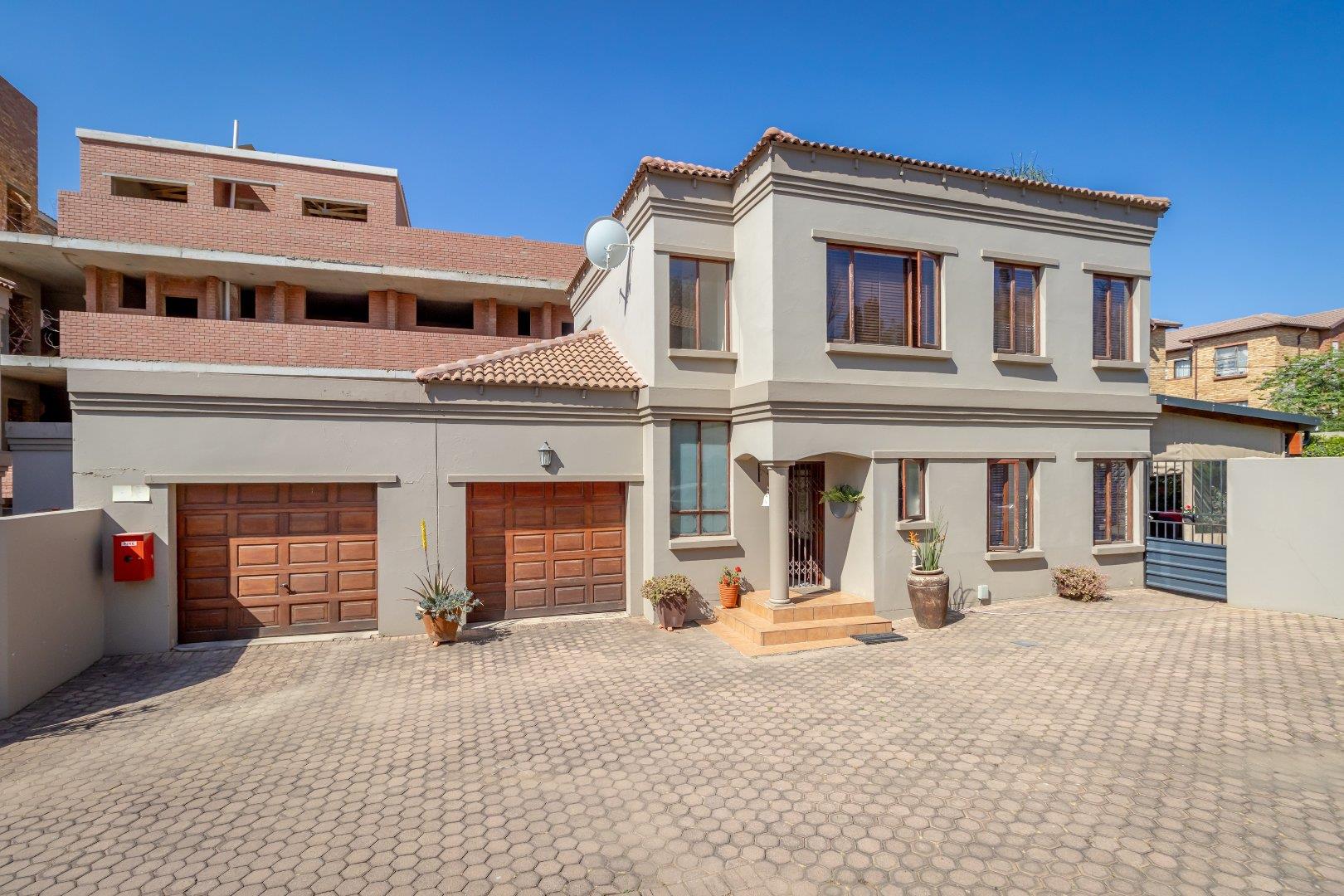 3 Bedroom House for sale in Blackheath P24113385821