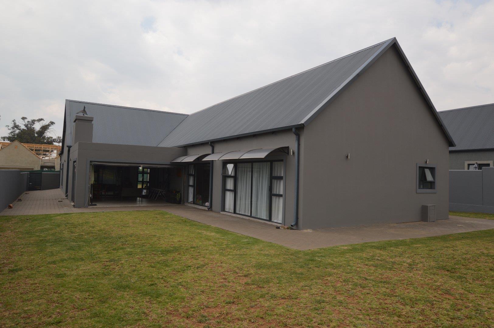 4 Bedroom House for sale in Heron Banks Golf Estate P24113386100