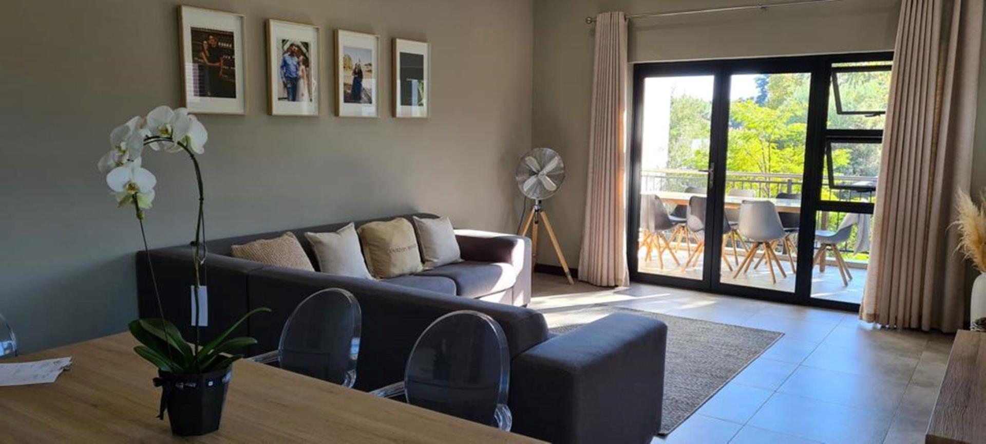 2 Bedroom House for sale in Menlo Park P24113413158