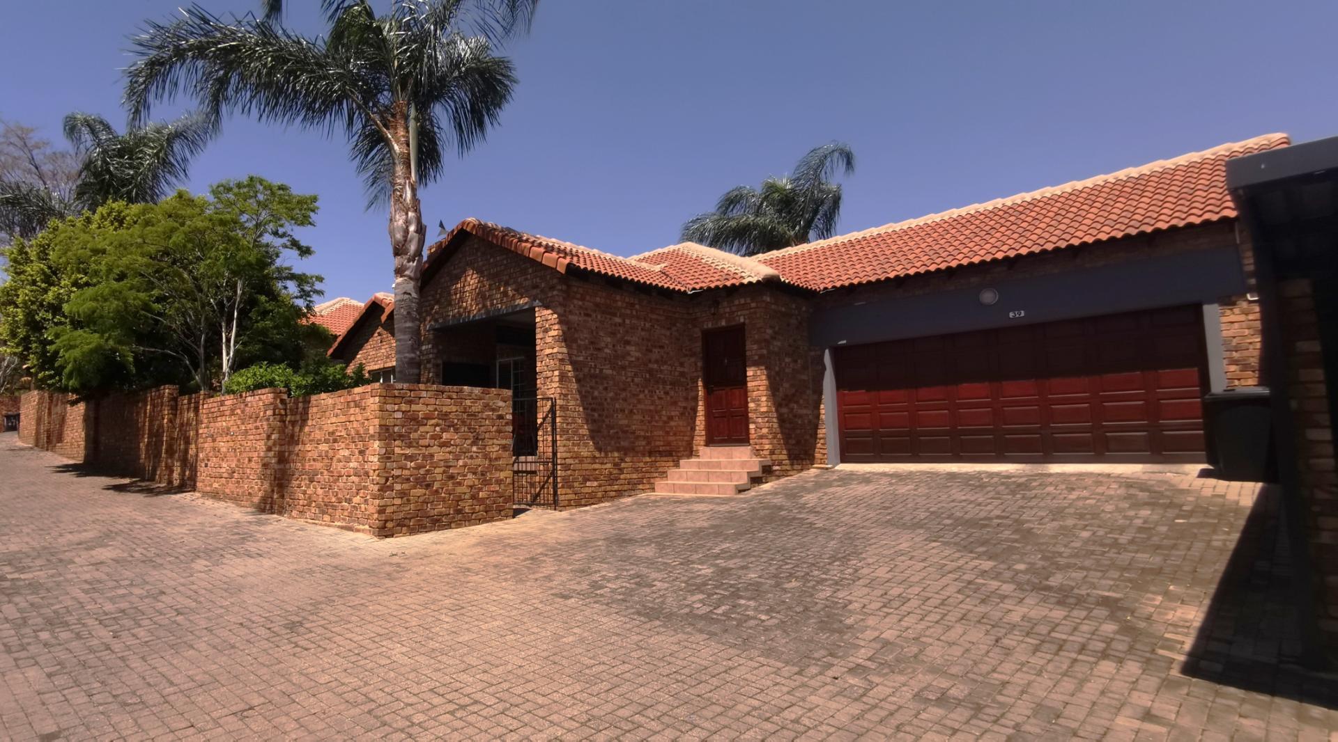 3 Bedroom Townhouse for sale in Amberfield 3518 Lalapanzi Amberfield