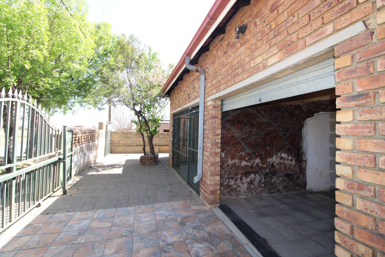 Tsakane, Brakpan Property Property and houses to rent in Tsakane