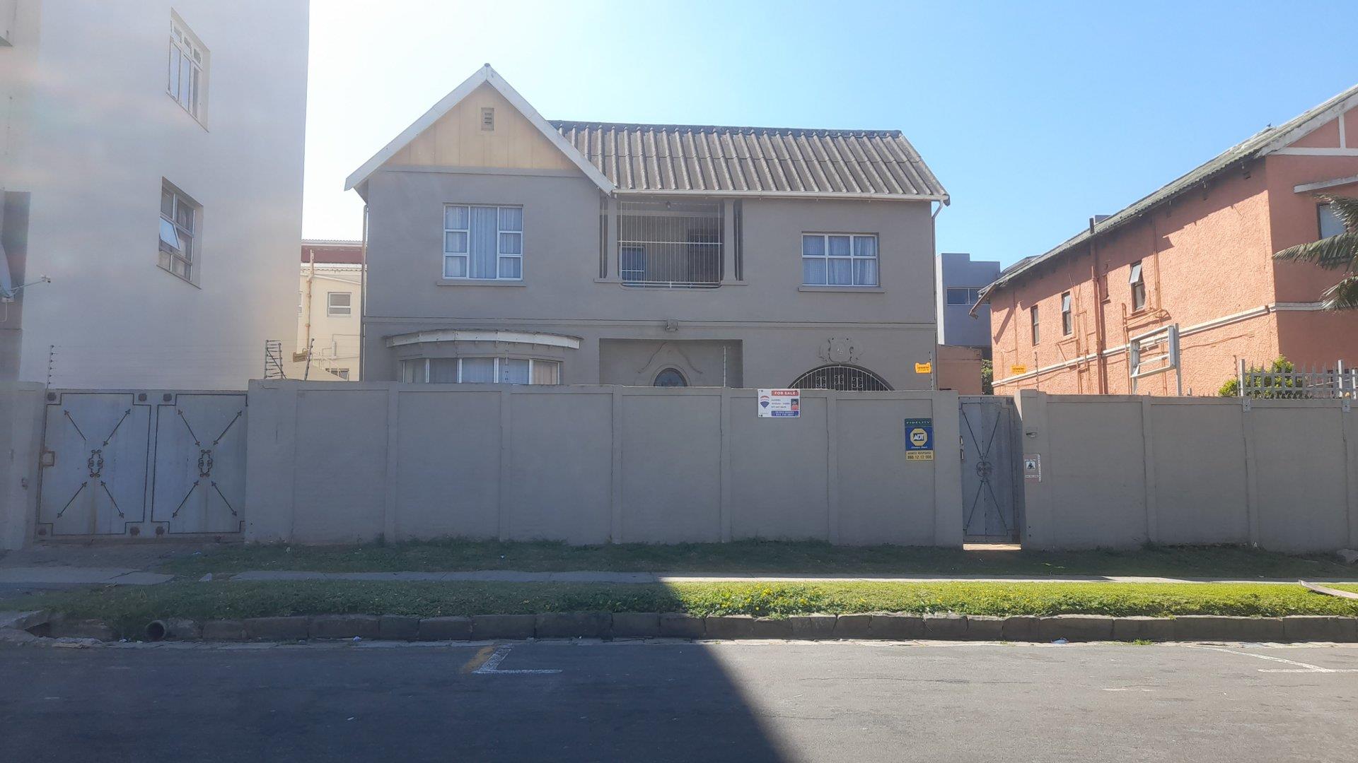 7 Bedroom House for sale in Quigney P24113386900