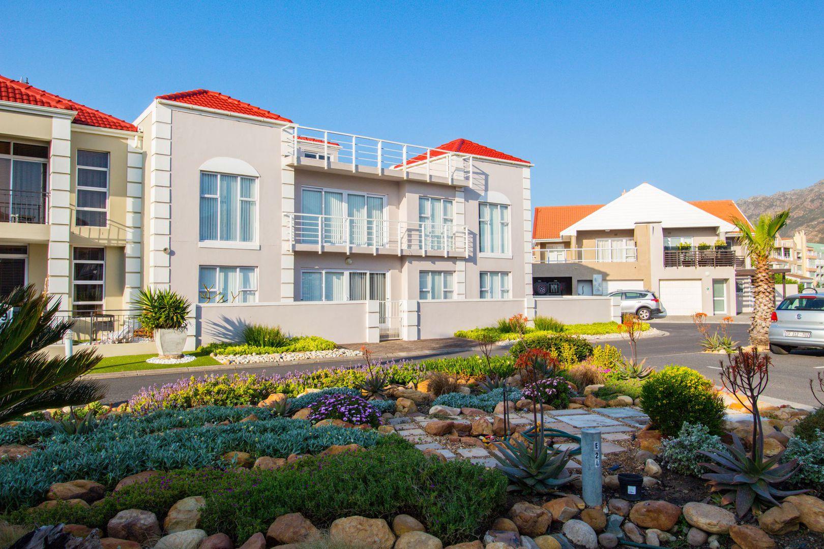 8 Bedroom House for sale in Harbour Island P24113389842