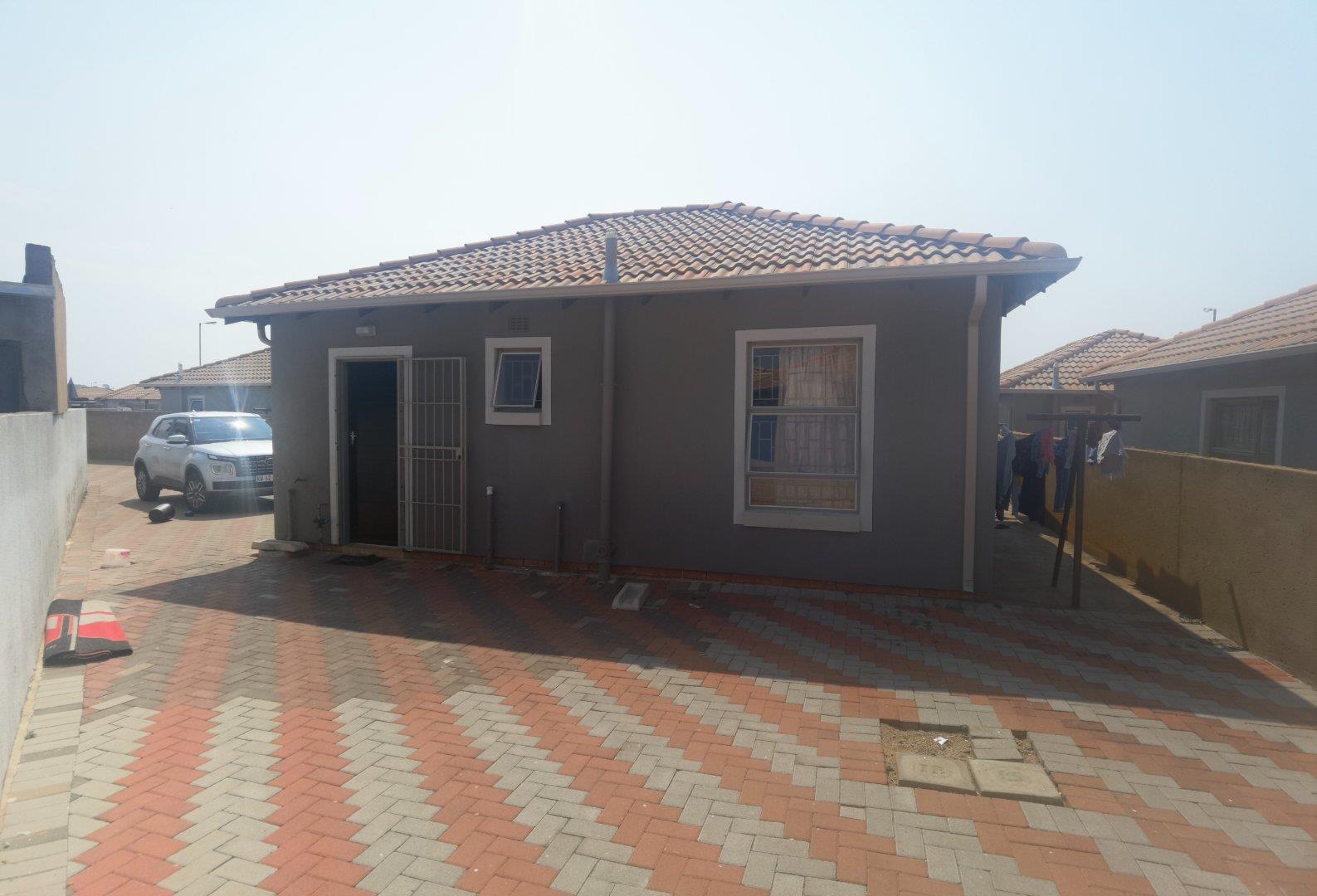 Lotus Gardens Property Property and houses for sale in Lotus Gardens