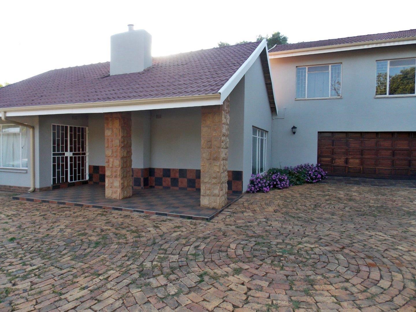 4 Bedroom House for sale in Arcon Park P24113391755