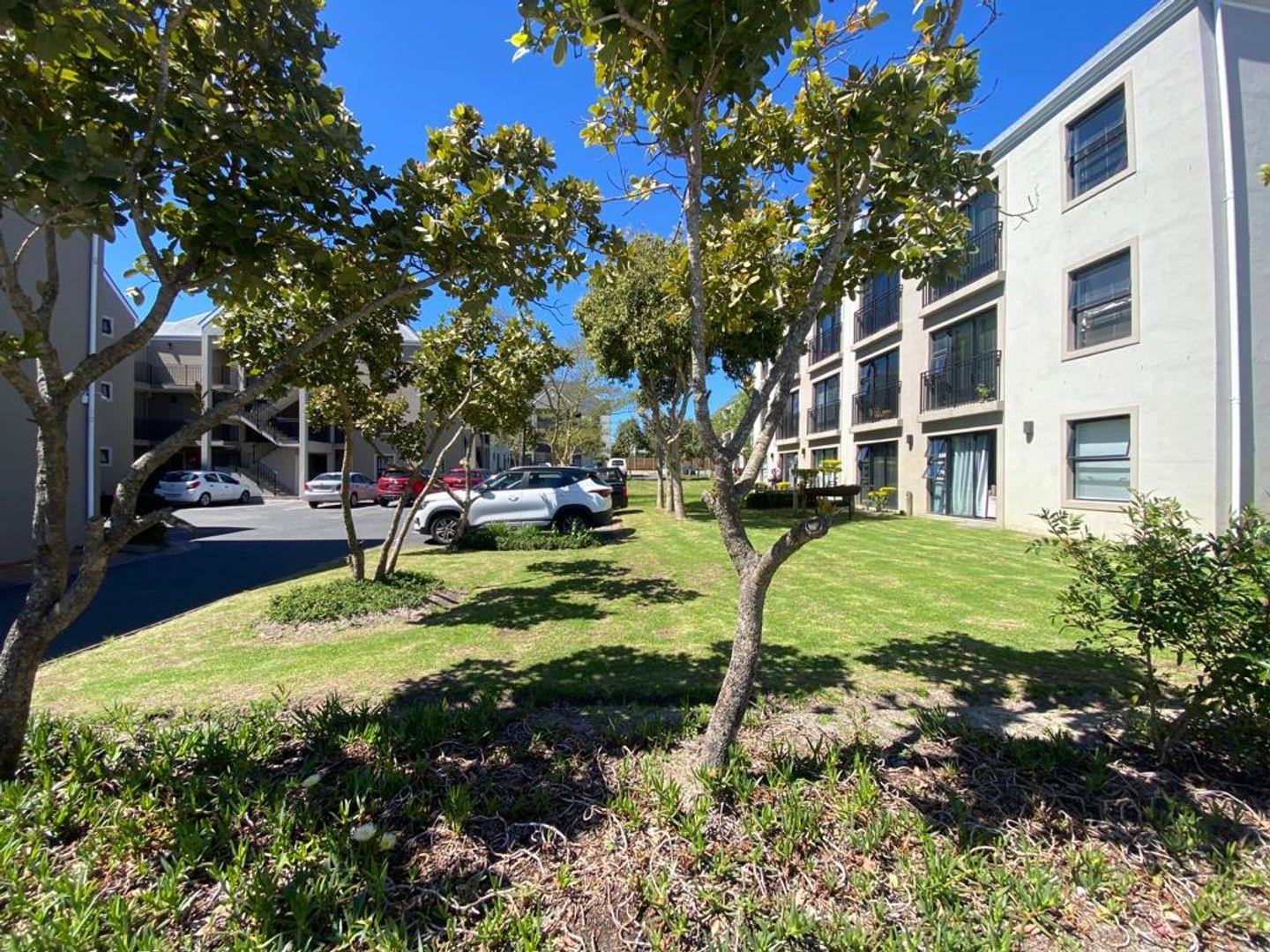 2 Bedroom Apartment / flat for sale in Silver Oaks P24113392327