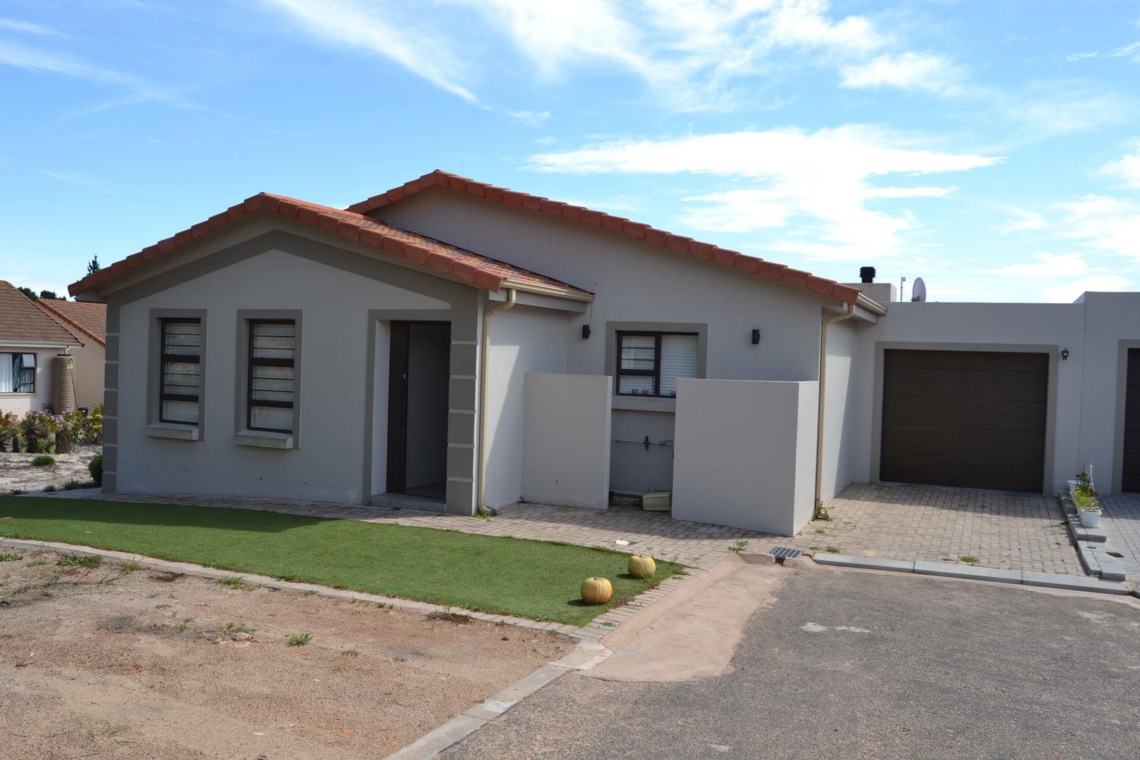 Apartments / flats for sale in Albertinia Albertinia Property