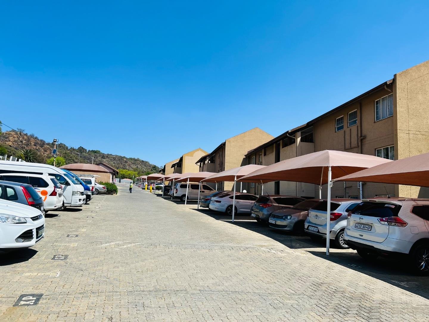 Apartments / flats for sale in Johannesburg Johannesburg Property