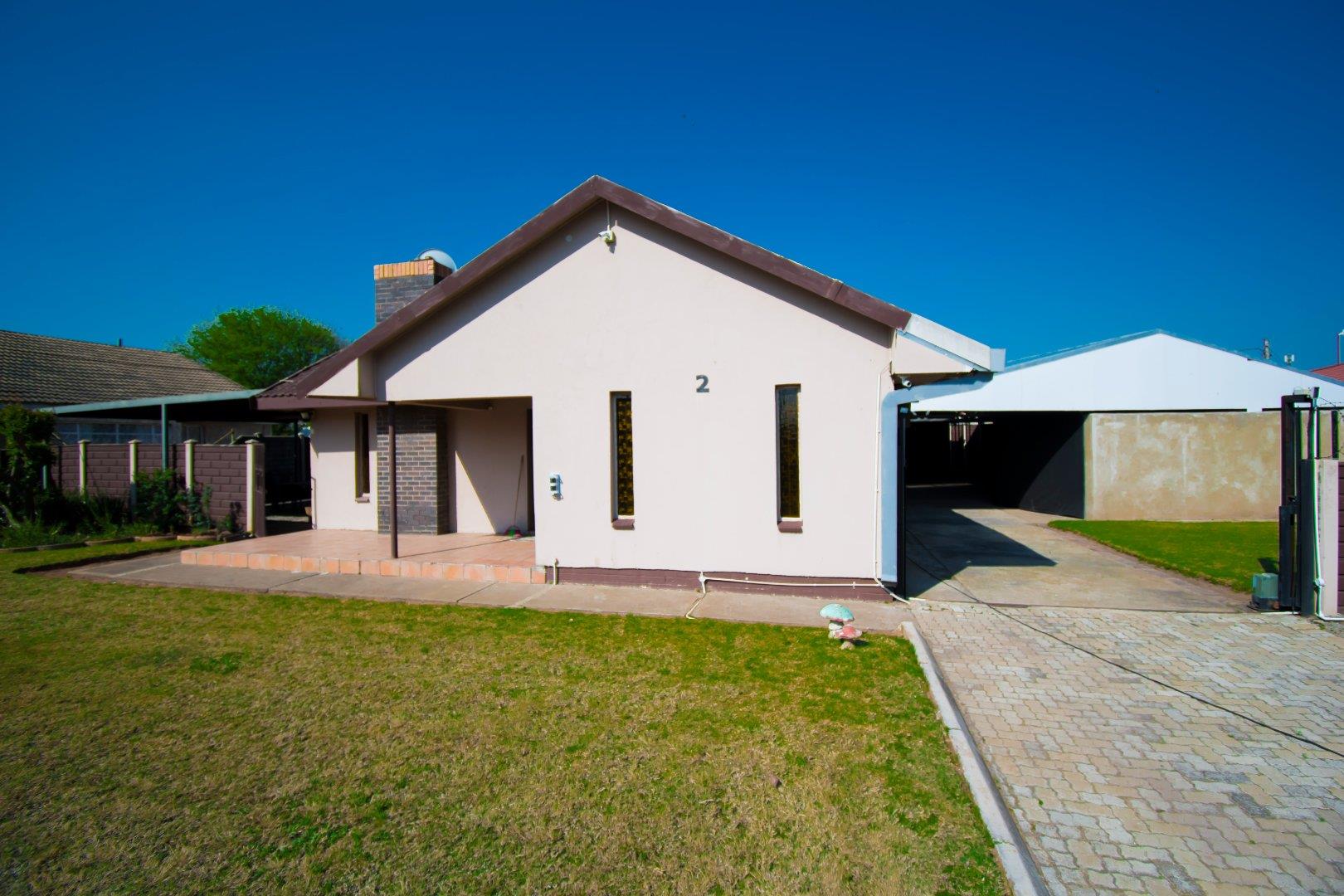 4 Bedroom House for sale in Three Rivers P24113395482