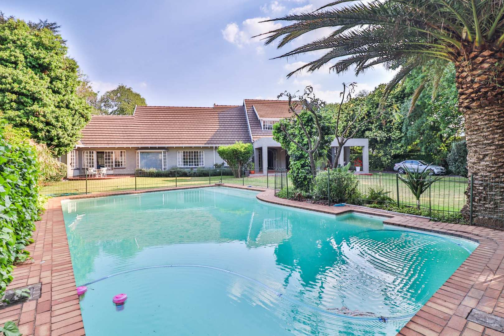 3 Bedroom House for sale in Lakefield P24113396221