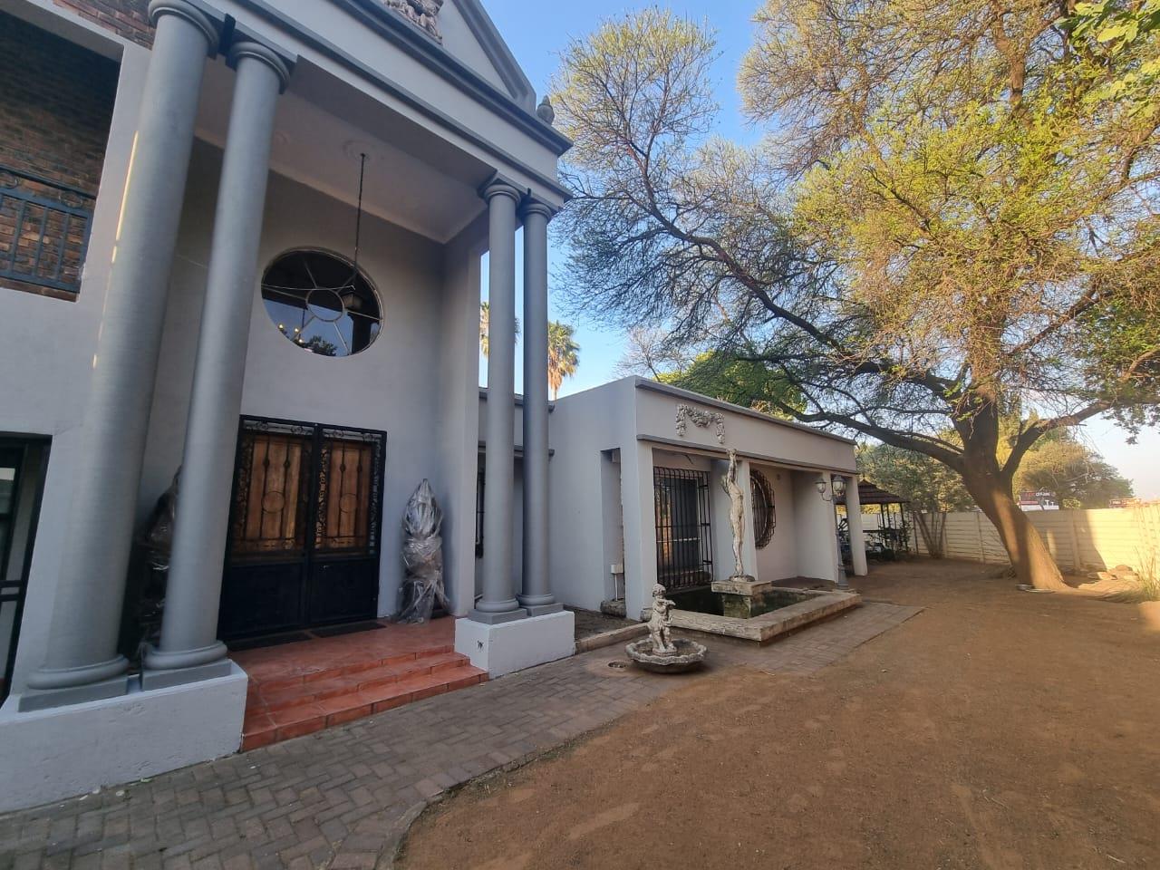 3 Bedroom House for sale in Vanderbijlpark SE 3 P24113399389