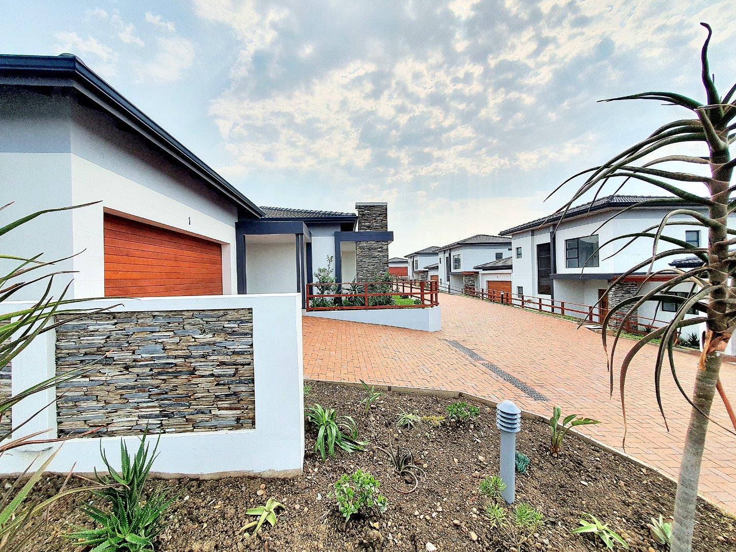 3 Bedroom Townhouse for sale in Palm Lakes Estate Unit 1, Champion