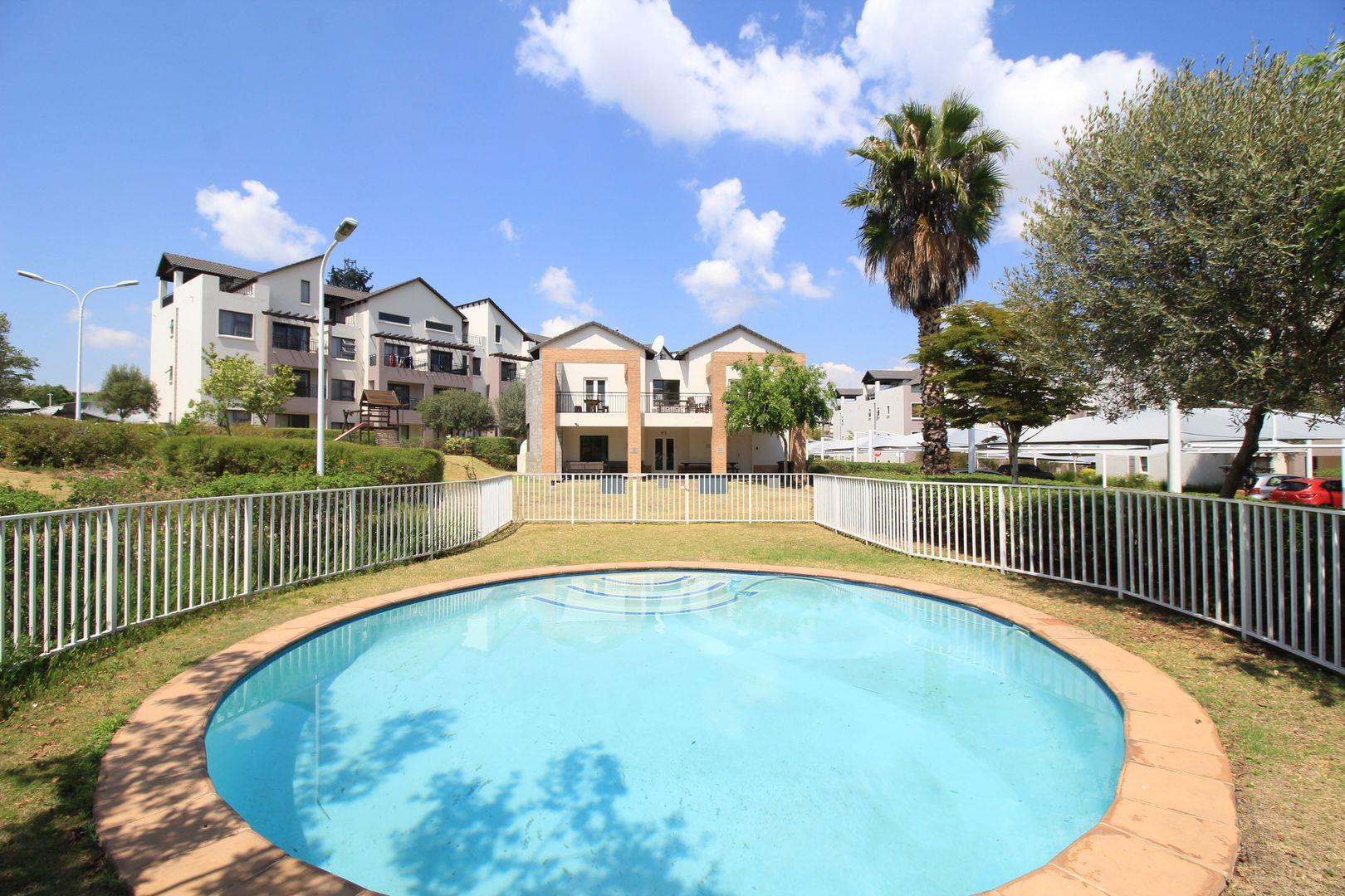 0.5 Bedroom Apartment / flat for sale in Dainfern 359 The View, 77