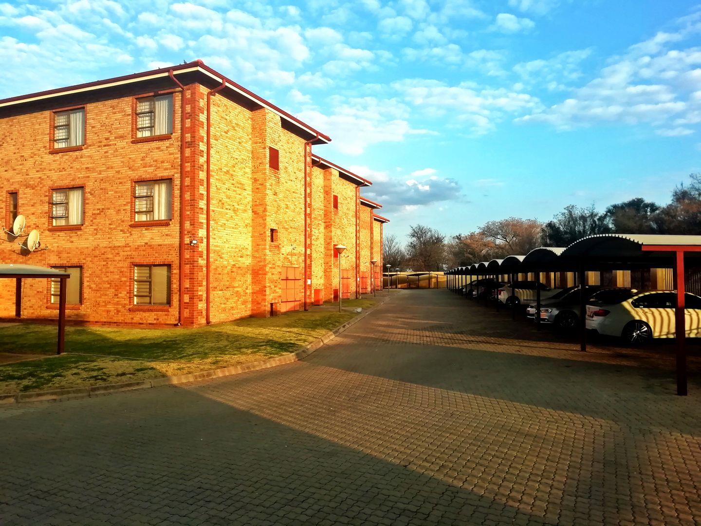 2 Bedroom Apartment / flat for sale in Potchefstroom Central 48 Ss