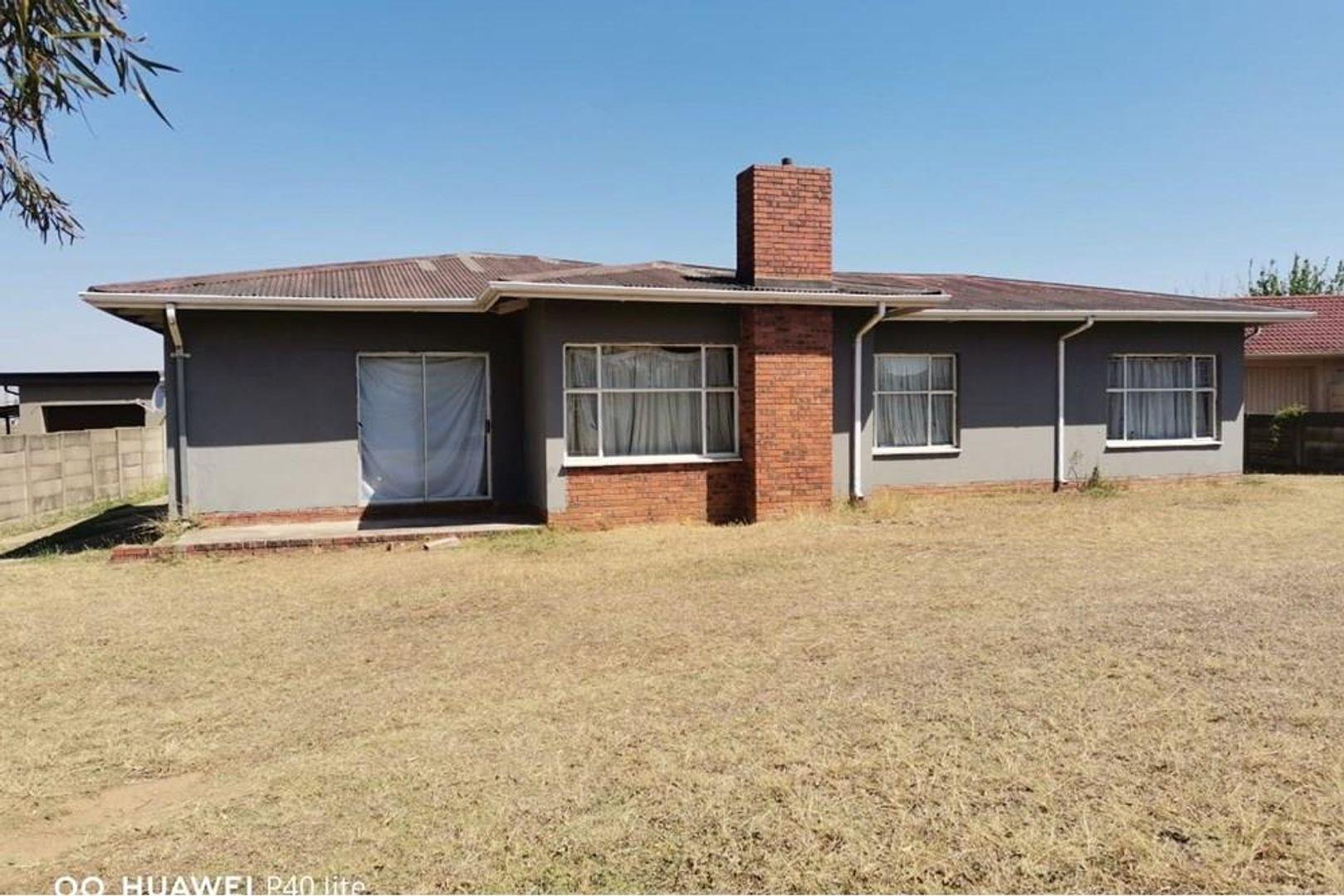 4 Bedroom House for sale in Ncandu Park P24113400892