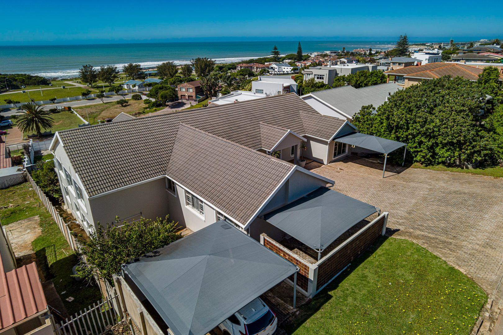 9 Bedroom House for sale in Wavecrest P24113401226