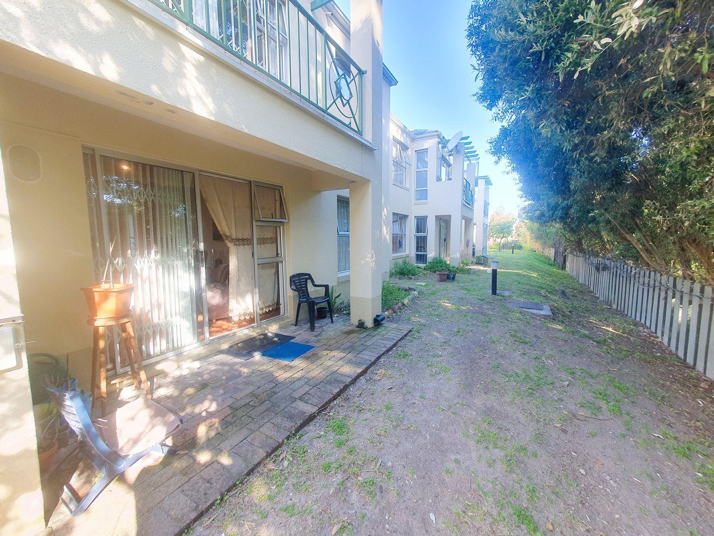 2 Bedroom Apartment / flat for sale in Kenilworth 2 Punters Way P24