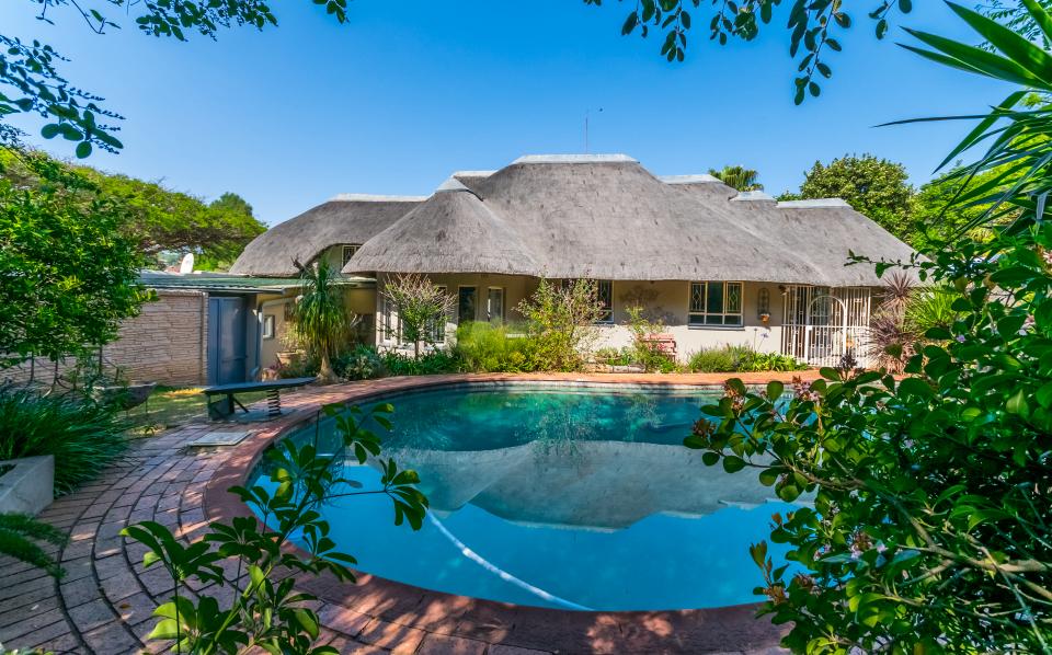 Constantia Kloof, Roodepoort Property Houses for sale in Constantia