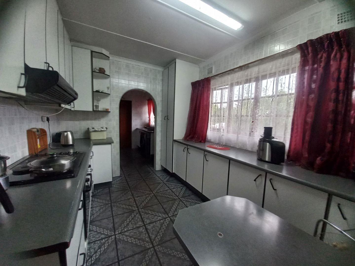 3 Bedroom House for sale in Brackenham P24113406249